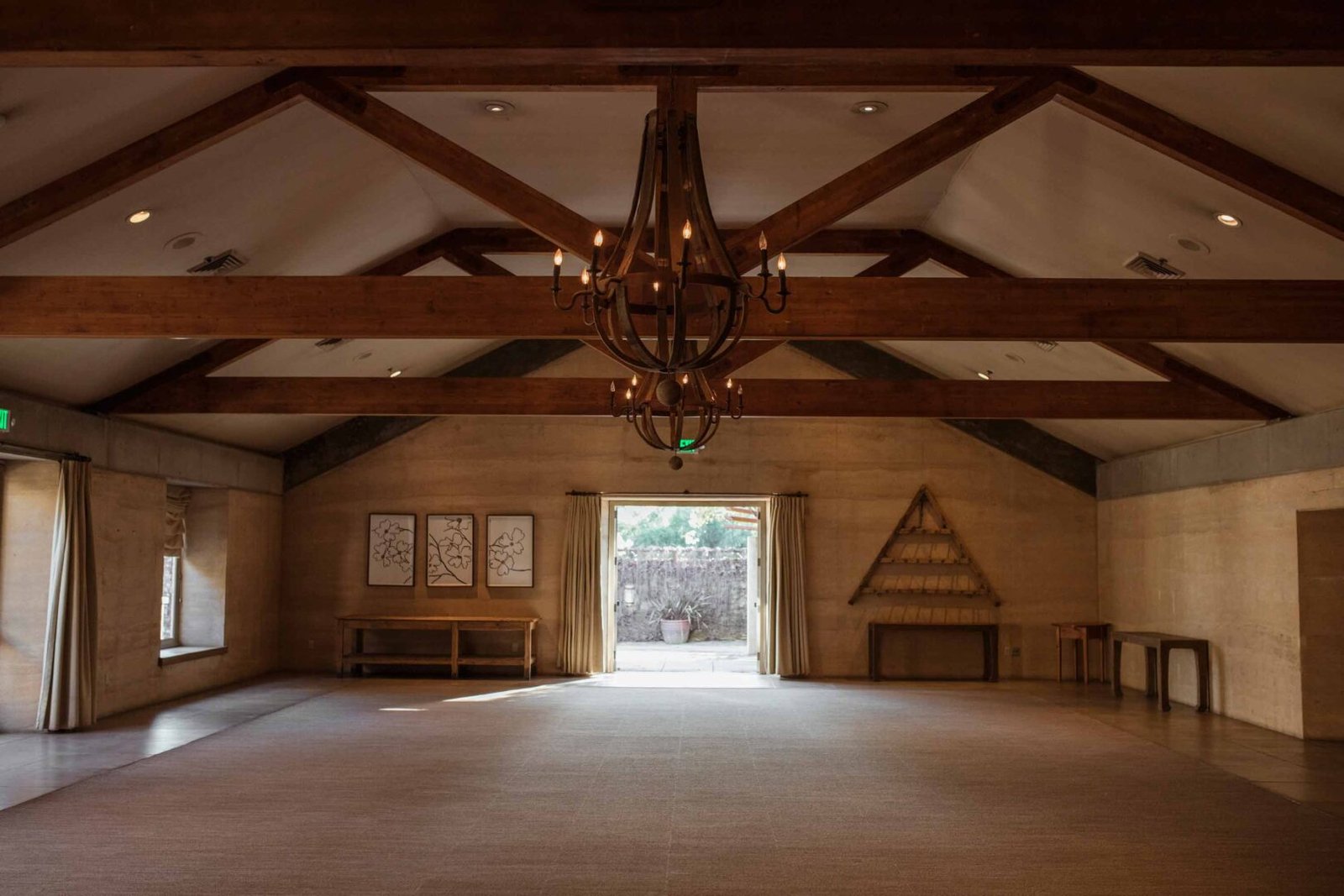 seven branche coporate nice hall for events front side