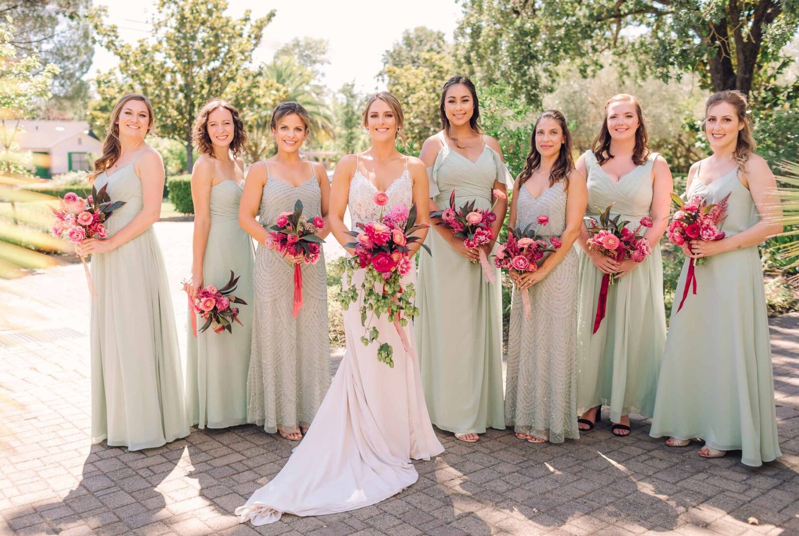 seven branches bride and her ladies posing for a nice picture